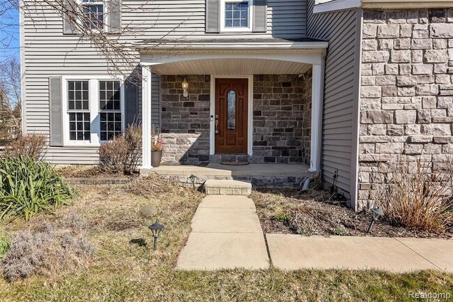 Building Photo - 2244 N Fairview Ln