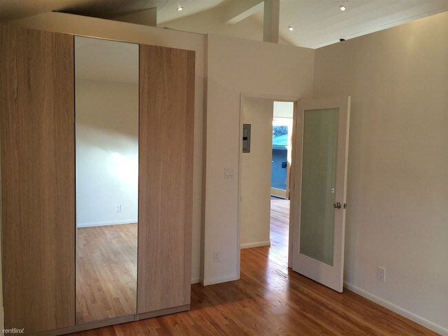 Building Photo - 1 br, 1 bath  - 2134 Griffith Park Blvd