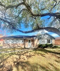 Building Photo - 10515 Sagewind Dr