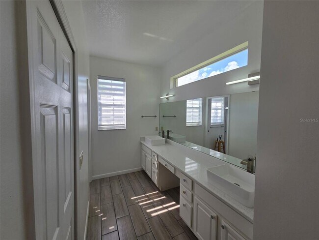 Building Photo - 3323 Songbird Ln