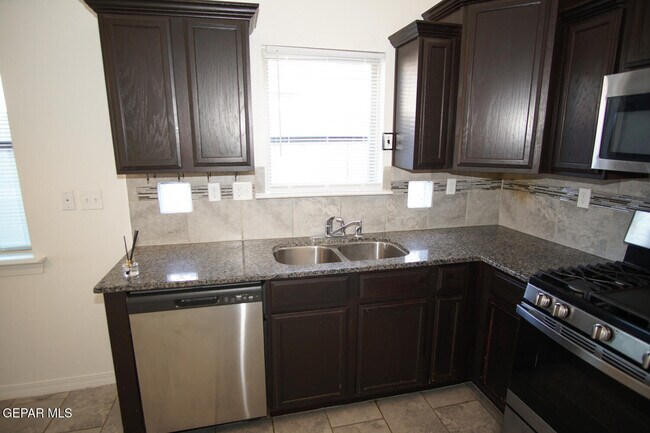 Building Photo - 14380 Tobe Davis Dr