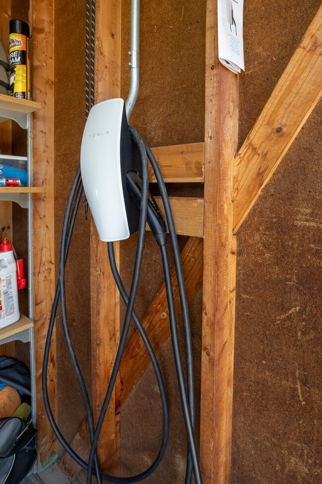 Building Photo - 715 Lamon Ave