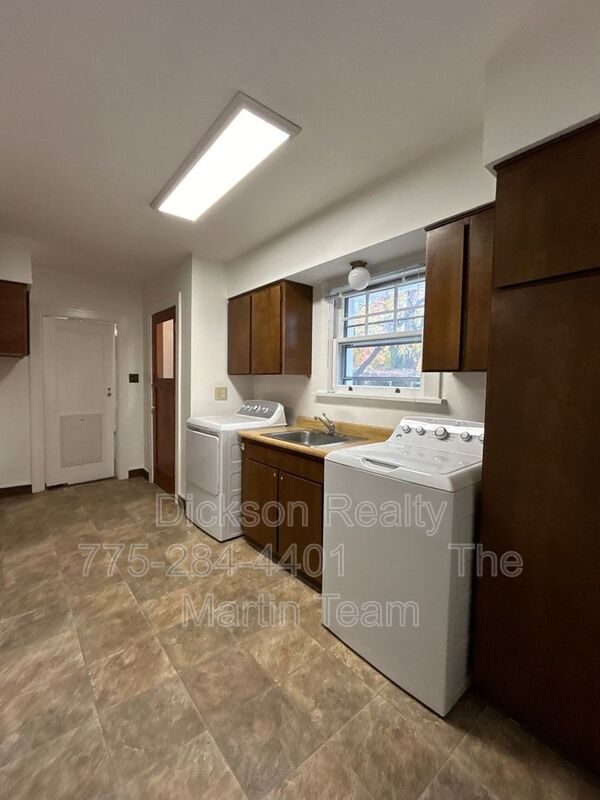 Building Photo - 901 Walker Ave