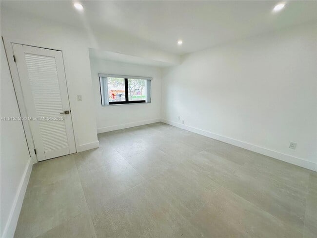 Building Photo - 7157 W 19th Ct