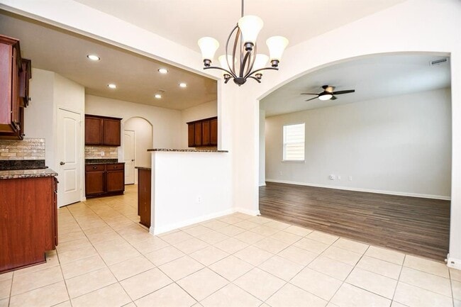 Building Photo - 10909 Panther Ct