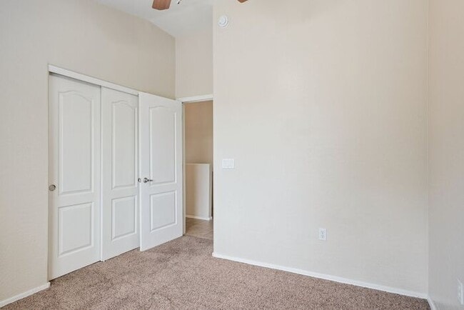 Building Photo - Charming 3-bed, 2-bath townhome in gated community!