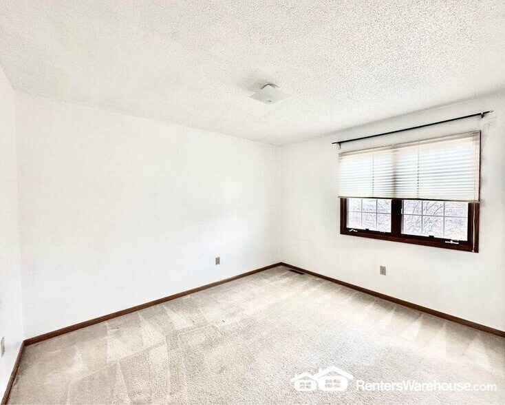 Building Photo - 2048 Walnut St