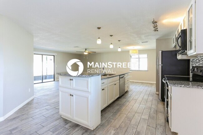 Building Photo - 3 Bedroom Pet-Friendly Home in New Port Richey, FL with Main Street Renewal