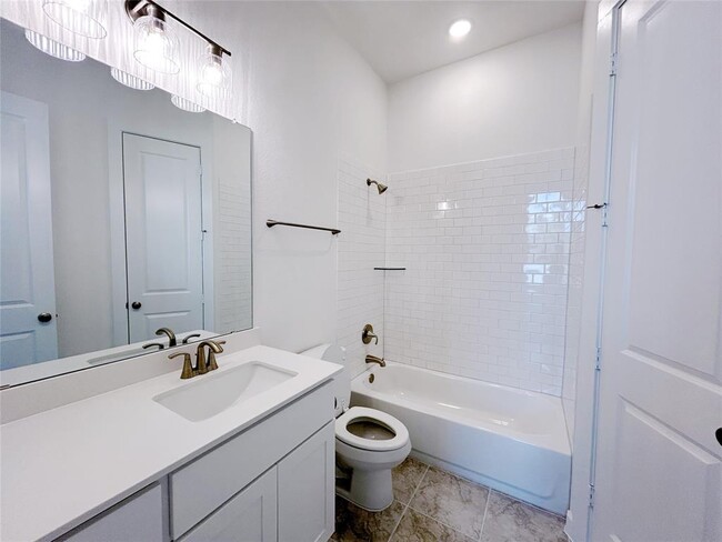 Building Photo - 5222 Tahoe Ct