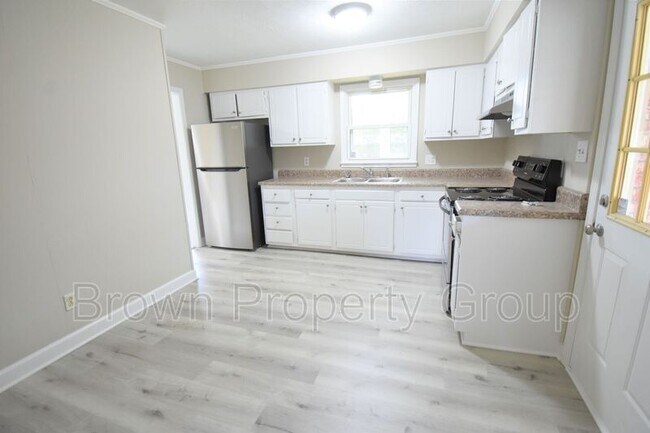 Building Photo - 259 Channing Dr