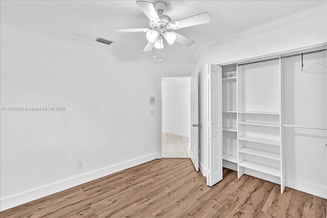 Building Photo - 5650 NW 40th Terrace