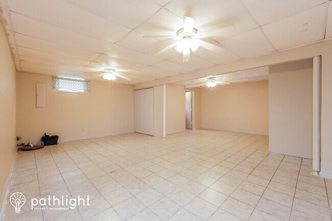 Building Photo - 1213 Southwest Pacific Drive, Lee's Summit...