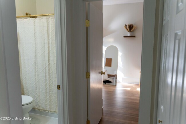 Building Photo - 1135 S 1st St