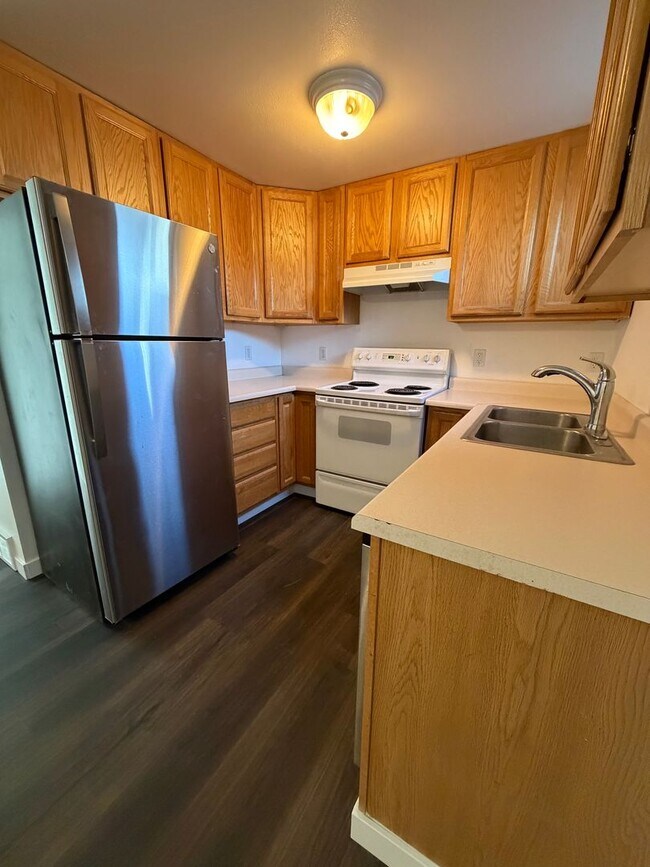 Building Photo - Viking Properties LLC - Duplex II