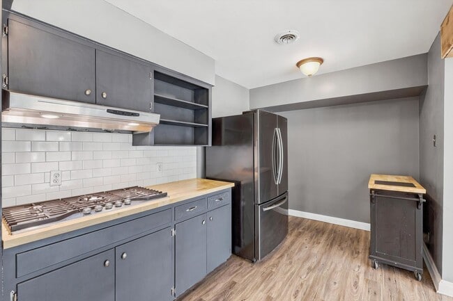 Building Photo - Modern Open Floor Plan