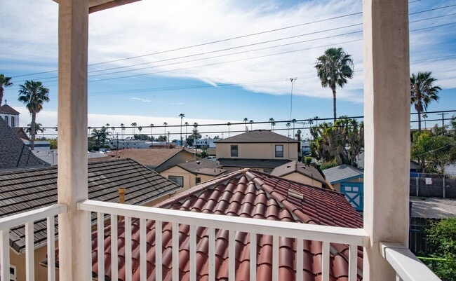 Building Photo - Oceanside Gem with ocean view and a 5-Minute Walk to the Beach/Pier