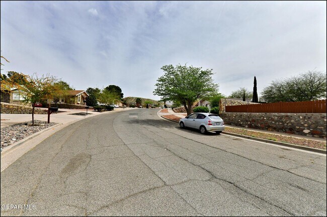 Building Photo - 853 Nita Fay Dr