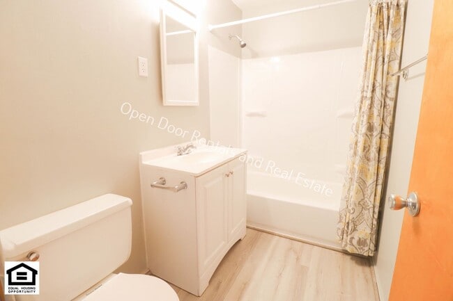 Building Photo - 3406 Illamna Ave