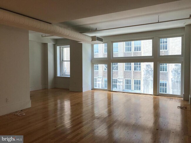 Building Photo - 1615 Walnut St