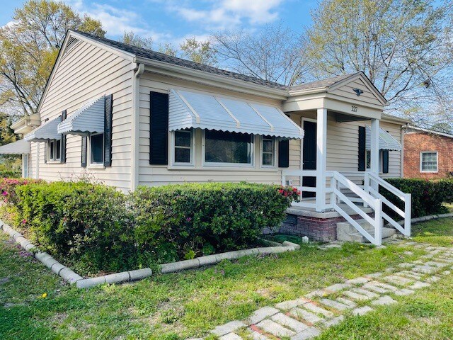 Building Photo - 227 Kenneth Blvd