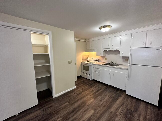 Building Photo - 93 West St