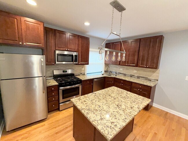 Building Photo - 4204 N Melvina Ave
