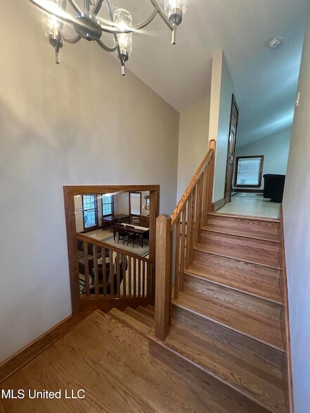 Building Photo - 10325 Clearwater Rd