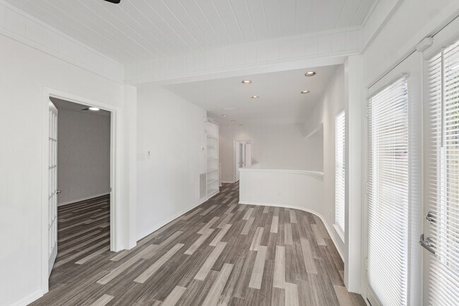 Building Photo - 57 Foxhall Crescent Dr