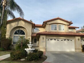 Building Photo - Beautiful 3 Bedroom Home in a Gated Community