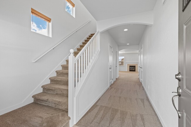 Building Photo - 1626 Dragon Tail Pl