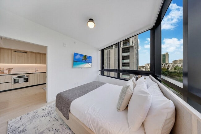 Building Photo - 225 N Miami Ave