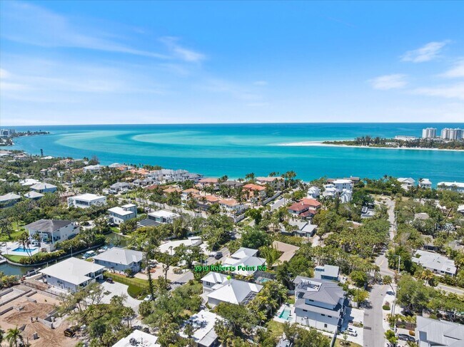 Building Photo - Furnished, Yearly 4bd Home on Siesta Key