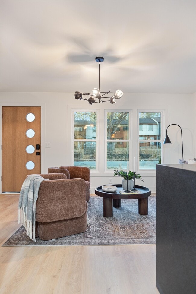 Building Photo - 603 N 5th St