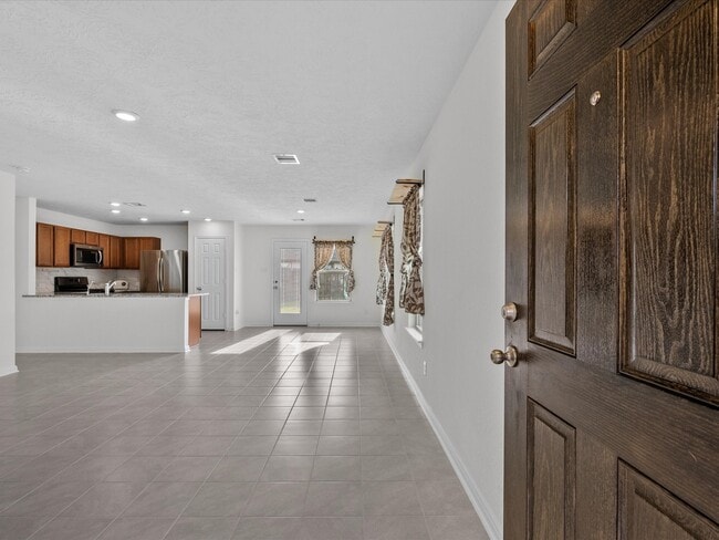 Building Photo - 713 Allana Ln