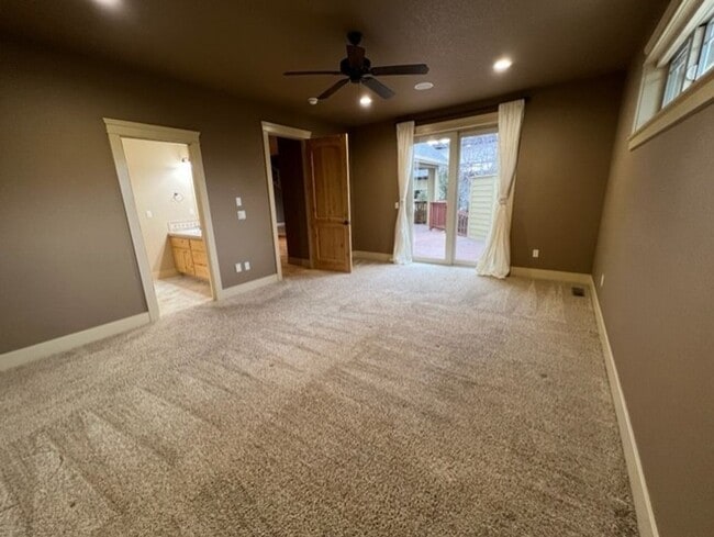 Building Photo - Craftsman home with many upgrades & RV Parking