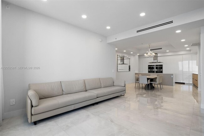 Building Photo - 18201 Collins Ave