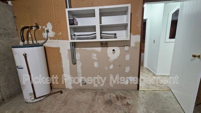 Building Photo - 1155 Silverleaf Ct E