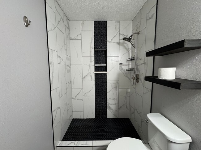 Building Photo - ***303 Southland Street***