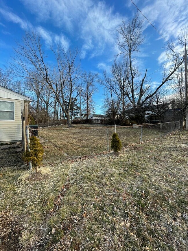 Building Photo - 3 bed/ 1 bath Single Family House