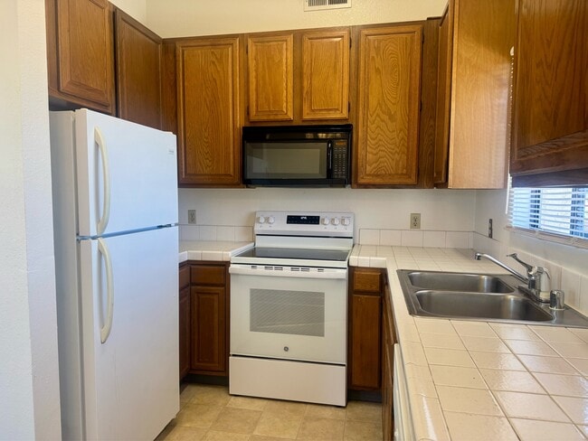 Building Photo - 4576 Hawley Blvd