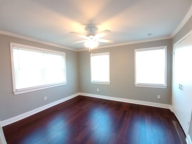 Building Photo - General Ogden