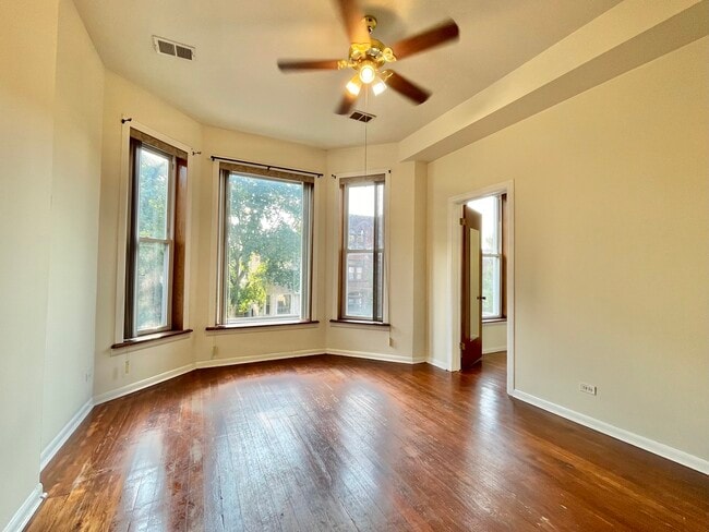 Building Photo - 1321 N Maplewood Ave
