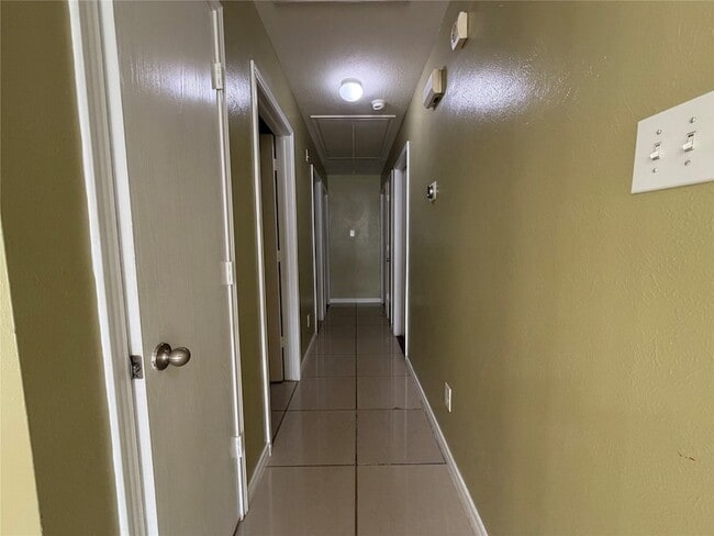 Building Photo - 2634 Sockeye Dr