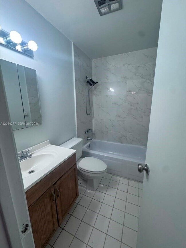 Building Photo - 4117 NW 88th Ave