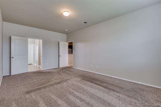 Building Photo - 1305 Lone Pine Dr