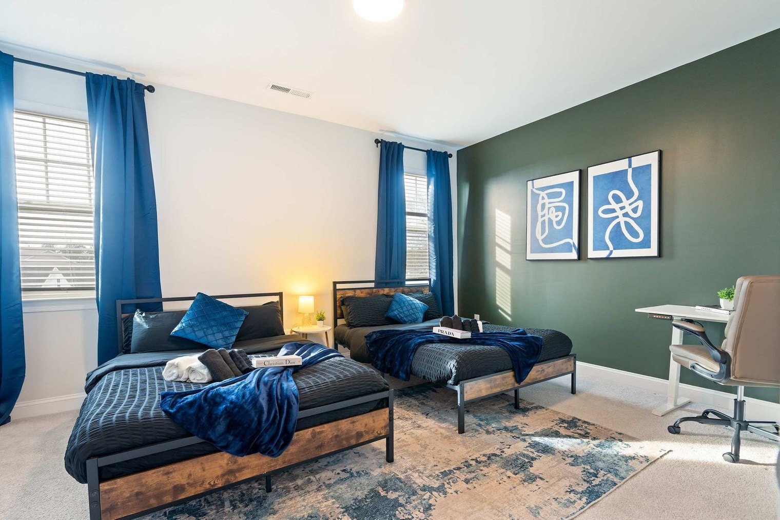 Building Photo - 1010 Falling Rock Pl