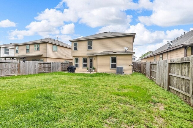 Building Photo - 4330 Lake Cypress Cir