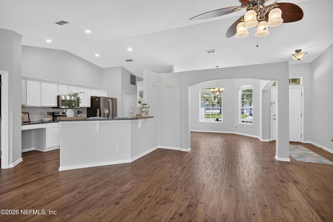Building Photo - 12838 Chets Creek Dr N