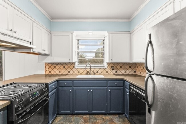 Building Photo - 11 Berrywood Cir