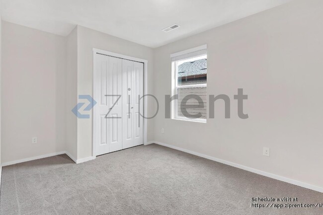 Building Photo - 1509 NE 121st Ave